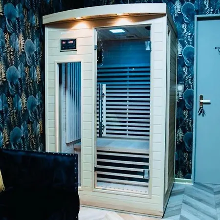 Loveroom 50 Nuances De Bulles Jacuzzi Et Sauna Privatif Lens Exterior foto