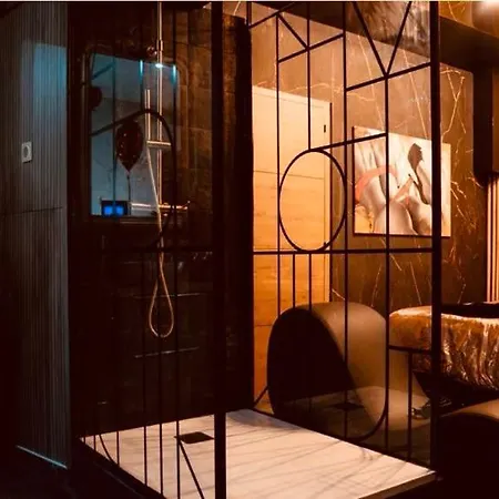 Loveroom 50 Nuances De Bulles Jacuzzi Et Sauna Privatif Lens Exterior foto