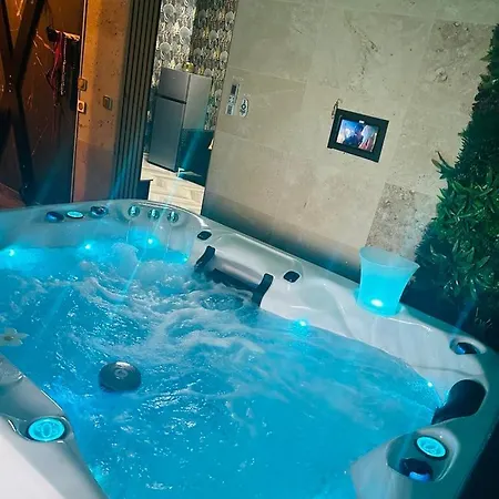Loveroom 50 Nuances De Bulles Jacuzzi Et Sauna Privatif Lens Exterior foto