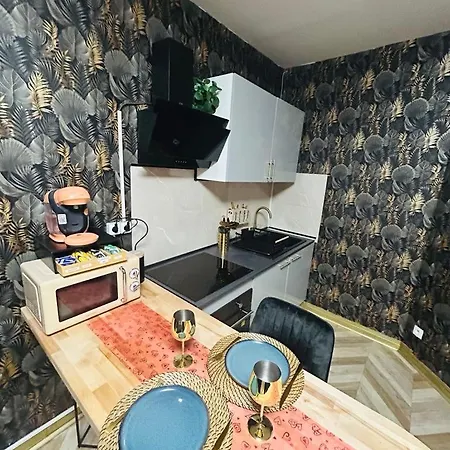 Loveroom 50 Nuances De Bulles Jacuzzi Et Sauna Privatif Lens Exterior foto
