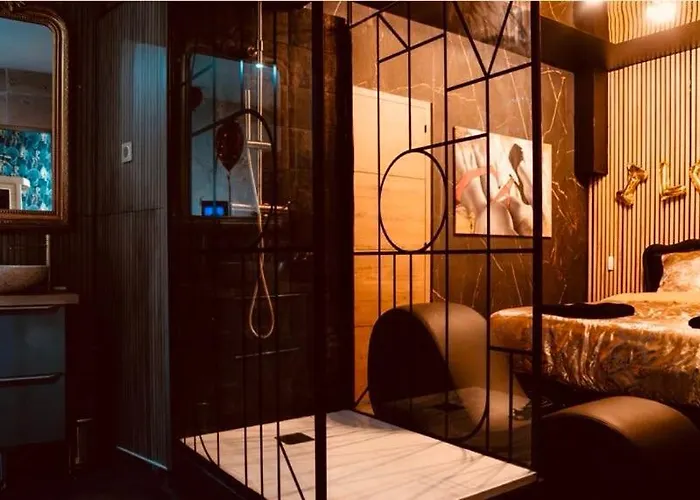 Loveroom 50 Nuances De Bulles Jacuzzi Et Sauna Privatif