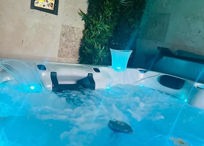 Loveroom 50 Nuances De Bulles Jacuzzi Et Sauna Privatif