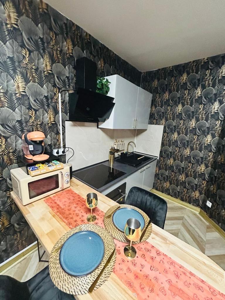 Apartment Loveroom 50 Nuances De Bulles Jacuzzi Et Sauna Privatif